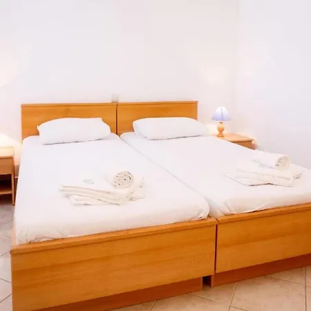- Comfort One Bedroom F10 شقة