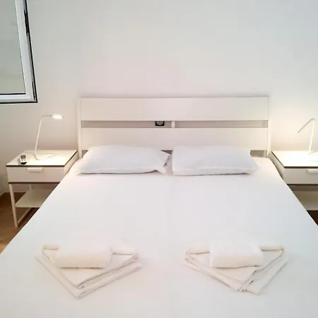 Apartment - Comfort One Bedroom F10 Lumbarda